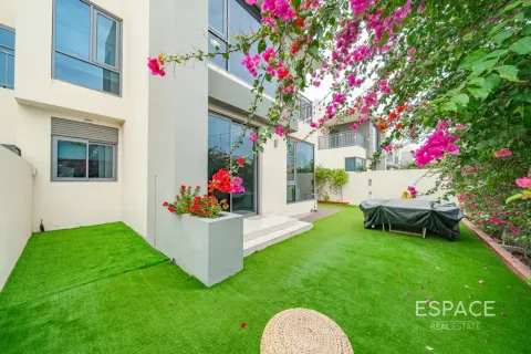 Vila u gradu Dubai Hills Estate, UAE 4 spavaće sobe, 230 m2 Br. 738377 - Slika 18