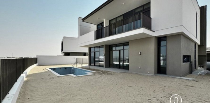 Al Furjan、Dubai、UAEにあるヴィラ 5ベッドルーム、659.7 m2 No669262