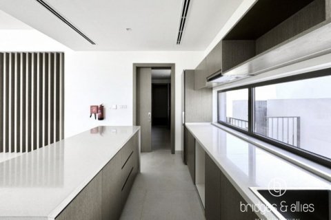 Huvila Al Furjan, Dubai, Arabiemiraatit 5 makuuhuonetta, 659.7 m2 № 669262 - kuva 6