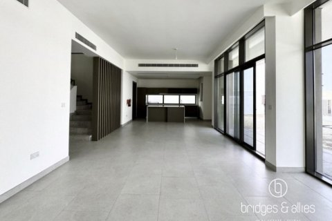 Huvila Al Furjan, Dubai, Arabiemiraatit 5 makuuhuonetta, 659.7 m2 № 669262 - kuva 2