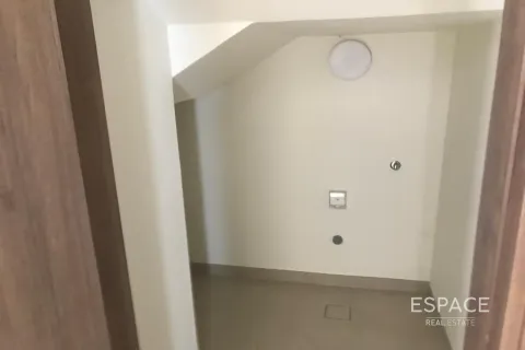 וילה להשכרה ב Tilal Al Ghaf, Dubai, איחוד האמירויות  4 חדרי שינה, 219 מ"ר, מספר 661185 - תמונה 16