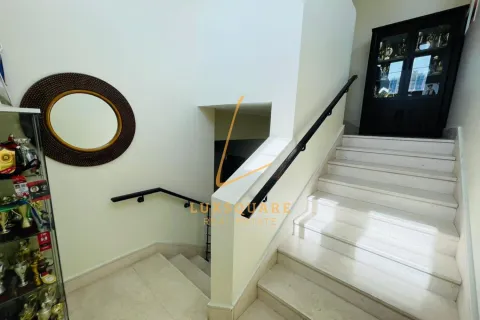 Villa en alquiler en Jumeirah Village Circle, Dubai, EAU 3 dormitorios, 729 m2 № 658730 - foto 10