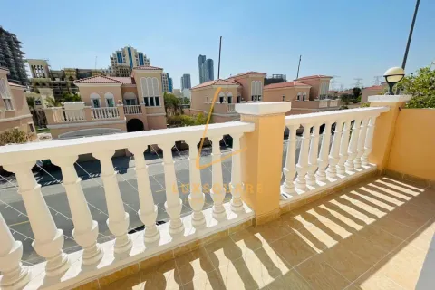 Villa en alquiler en Jumeirah Village Circle, Dubai, EAU 3 dormitorios, 729 m2 № 658730 - foto 27