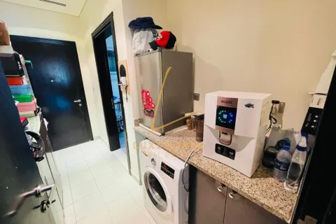 Villa en alquiler en Jumeirah Village Circle, Dubai, EAU 3 dormitorios, 729 m2 № 658730 - foto 8