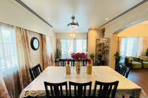 Villa en alquiler en Jumeirah Village Circle, Dubai, EAU 3 dormitorios, 729 m2 № 658730 - foto 6