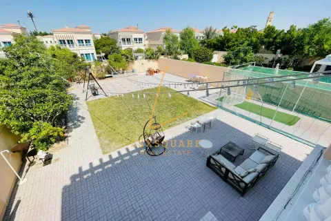 Villa en alquiler en Jumeirah Village Circle, Dubai, EAU 3 dormitorios, 729 m2 № 658730 - foto 15
