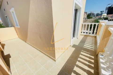 Villa en alquiler en Jumeirah Village Circle, Dubai, EAU 3 dormitorios, 729 m2 № 658730 - foto 25