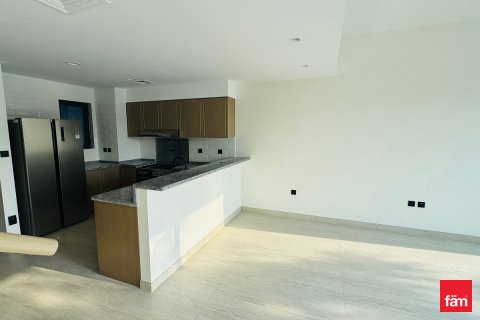 Villa til leje i Dubai, UAE 4 soveværelser, 144 kvm № 687527 - foto 2