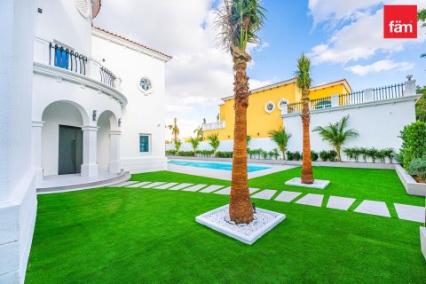 Villa in Jumeirah Park, Dubai, UAE 5 bedrooms, 801.7 sq.m. № 687528 - photo 1