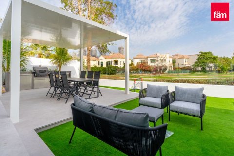 Villa in Jumeirah Park, Dubai, UAE 5 bedrooms, 801.7 sq.m. № 687528 - photo 8
