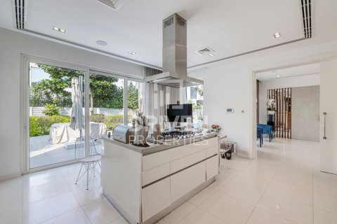 Vila di Al Barari, Dubai, UEA 4 kamar tidur, 908 m2 nomor 653282 - foto 22