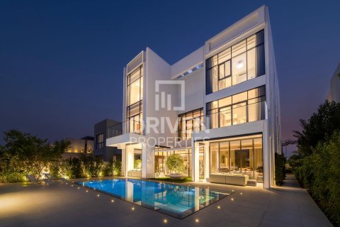Villa till försäljning i Jumeirah Park, Dubai, UAE 6 sovrum, 792 kvm Nr. 653623 - fotografi 1