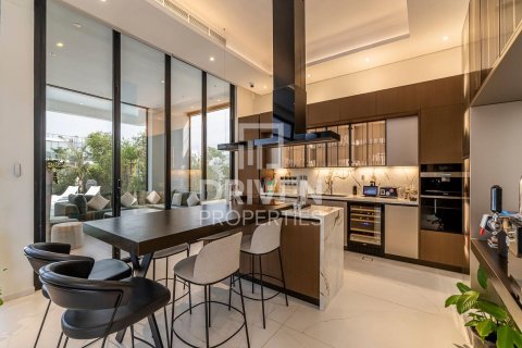 Villa till försäljning i Jumeirah Park, Dubai, UAE 6 sovrum, 792 kvm Nr. 653623 - fotografi 12