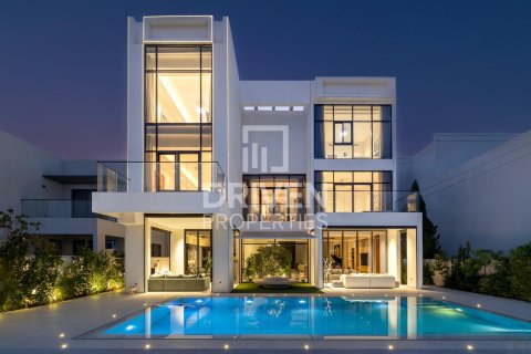 Villa till försäljning i Jumeirah Park, Dubai, UAE 6 sovrum, 792 kvm Nr. 653623 - fotografi 3