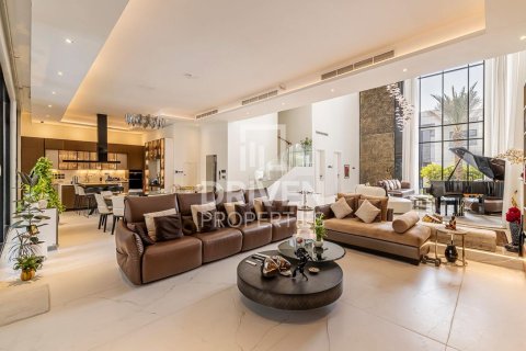 Villa till försäljning i Jumeirah Park, Dubai, UAE 6 sovrum, 792 kvm Nr. 653623 - fotografi 4