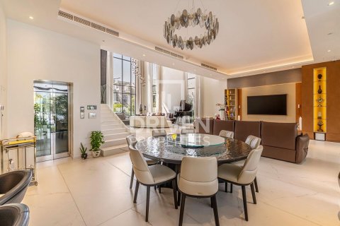 Villa till försäljning i Jumeirah Park, Dubai, UAE 6 sovrum, 792 kvm Nr. 653623 - fotografi 10