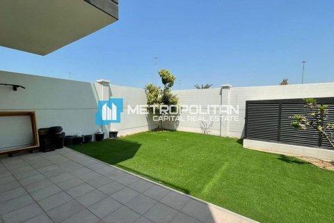 Vila v Abu Dhabi, SAE 5 spální, 423.3 m2 č. 651733 - Fotografia 15