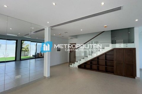Vila v Abu Dhabi, SAE 5 spální, 423.3 m2 č. 651733 - Fotografia 14