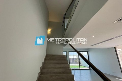 Vila v Abu Dhabi, SAE 5 spální, 423.3 m2 č. 651733 - Fotografia 17