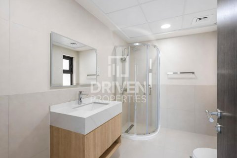 Vila di Umm Suqeim, Dubai, UAE 4 bilik tidur, 408.31 meter persegi № 745401 - foto 15