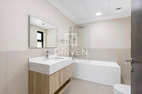 Vila di Umm Suqeim, Dubai, UAE 4 bilik tidur, 408.31 meter persegi № 745401 - foto 14