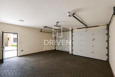 Vila di Umm Suqeim, Dubai, UAE 4 bilik tidur, 408.31 meter persegi № 745401 - foto 27