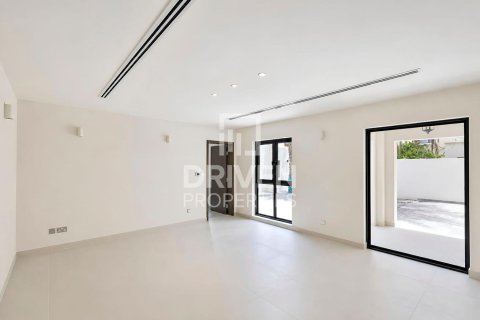 Vila di Umm Suqeim, Dubai, UAE 4 bilik tidur, 408.31 meter persegi № 745401 - foto 5