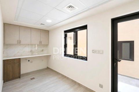 Vila di Umm Suqeim, Dubai, UAE 4 bilik tidur, 408.31 meter persegi № 745401 - foto 10