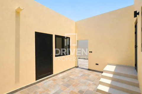 Vila di Umm Suqeim, Dubai, UAE 4 bilik tidur, 408.31 meter persegi № 745401 - foto 28
