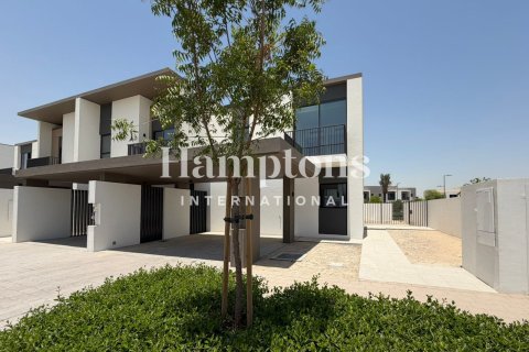 Řadový dům v Arabian Ranches 3, Dubai, SAE 4 ložnice, 273.042 m² Č.: 715004