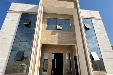 Villa à Ras Al Khaimah, EAU: 5 chambres, 595 m2 № 735130