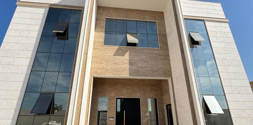 Villa à Ras Al Khaimah, EAU: 5 chambres, 595 m2 № 735130