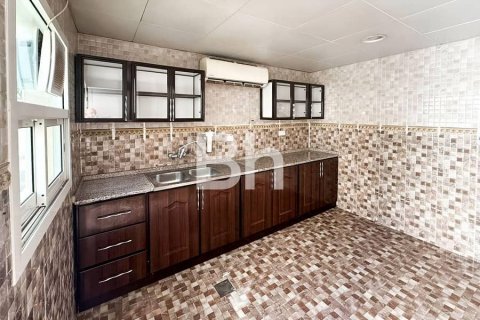 Vila u Al Nahyan, Abu Dhabi, UAE 3 spavaćih soba, 488 m2 Br. 642503 - fotografija 8