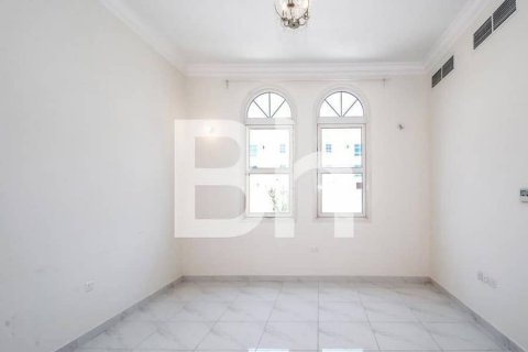 Vila u Al Nahyan, Abu Dhabi, UAE 3 spavaćih soba, 488 m2 Br. 642503 - fotografija 5