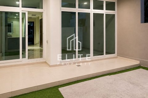 Townhouse til salg i Dubai, UAE 3 soveværelser, 112 kvm № 736339 - foto 9