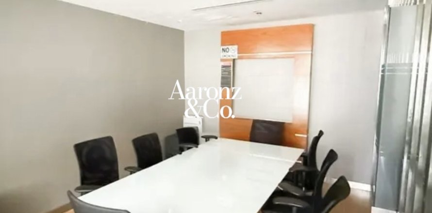 Escritório em Jumeirah Lake Towers, Dubai, EAU 165 m2 № 696584