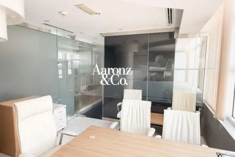 Escritório para arrendamento em Jumeirah Lake Towers, Dubai, EAU 165 m2 № 696584 - foto 6