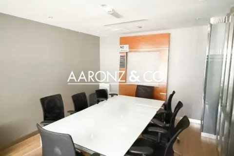 Pejabat di Jumeirah Lake Towers, Dubai, UAE 165 meter persegi № 696584 - foto 7