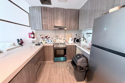 Huoneisto Jumeirah Lake Towers, Dubai, Arabiemiraatit 1 makuuhuone, 73 m2 № 696581 - kuva 6