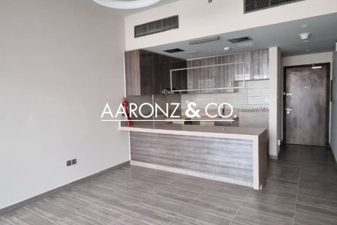Apartemen di Jumeirah Lake Towers, Dubai, UEA 1 kamar tidur, 73 m2 nomor 696581 - foto 2