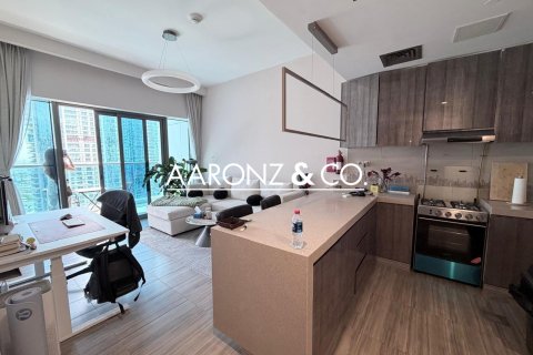 Huoneisto Jumeirah Lake Towers, Dubai, Arabiemiraatit 1 makuuhuone, 73 m2 № 696581 - kuva 3