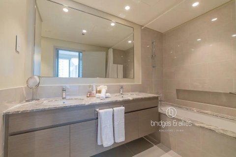 Зняти в оренду квартиру в Даунтаун Дубай (Даунтаун Бурдж Дубай), ОАЕ 2 спальні, 105м2, № 696585 - фото 15