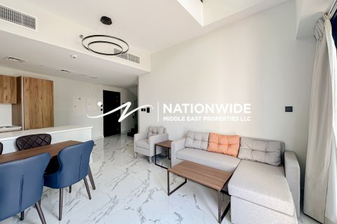 Tvåvåningshus till försäljning i Abu Dhabi, UAE 3 sovrum, 151 kvm Nr. 679457 - fotografi 2