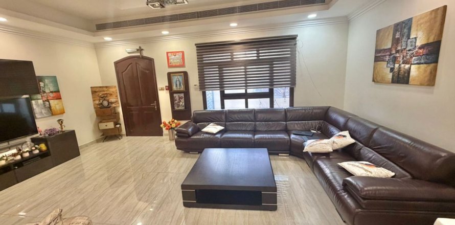 Vila u Dubai, UAE 400.6 m2, 4 spavaćih soba Br. 709905