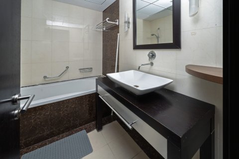 Apartamento en venta en Jumeirah Lake Towers, Dubai, EAU 2 dormitorios, 150 m2 № 685753 - foto 14