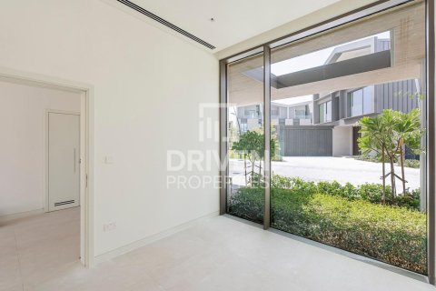 Vila v Nadd Al Sheba, Dubai, SAE 4 spálne, 474.46 m2 č. 764937 - Fotografia 6