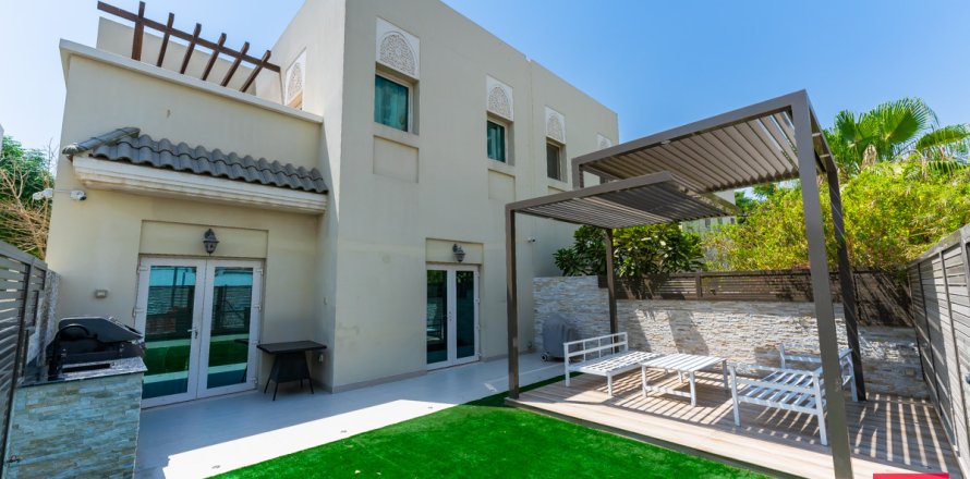 Māja Al Furjan, Dubaijā, AAE 3 istabas, 229.6 m2 Nr. 630665