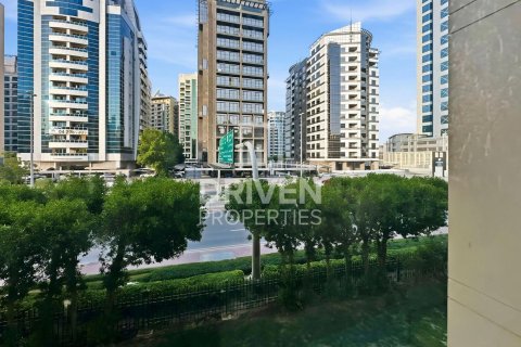 Apartment til salg i Greens, Dubai, UAE 1 soveværelse, 69.96 kvm № 744237 - foto 11