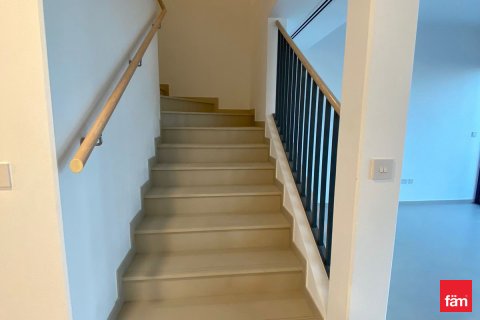 Villa te huur in Dubai, VAE 3 slaapkamers, 180 vr.m., nr 679942 - foto 4