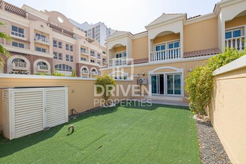 טאונהאוס למכירה ב Jumeirah Village Circle, Dubai, איחוד האמירויות  1 חדר שינה, 179.95 מ"ר, מספר 765442 - תמונה 2